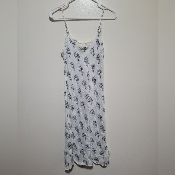 Cp Shades Linen White and Blue Patterned Slip Dress - Picture 2 of 6